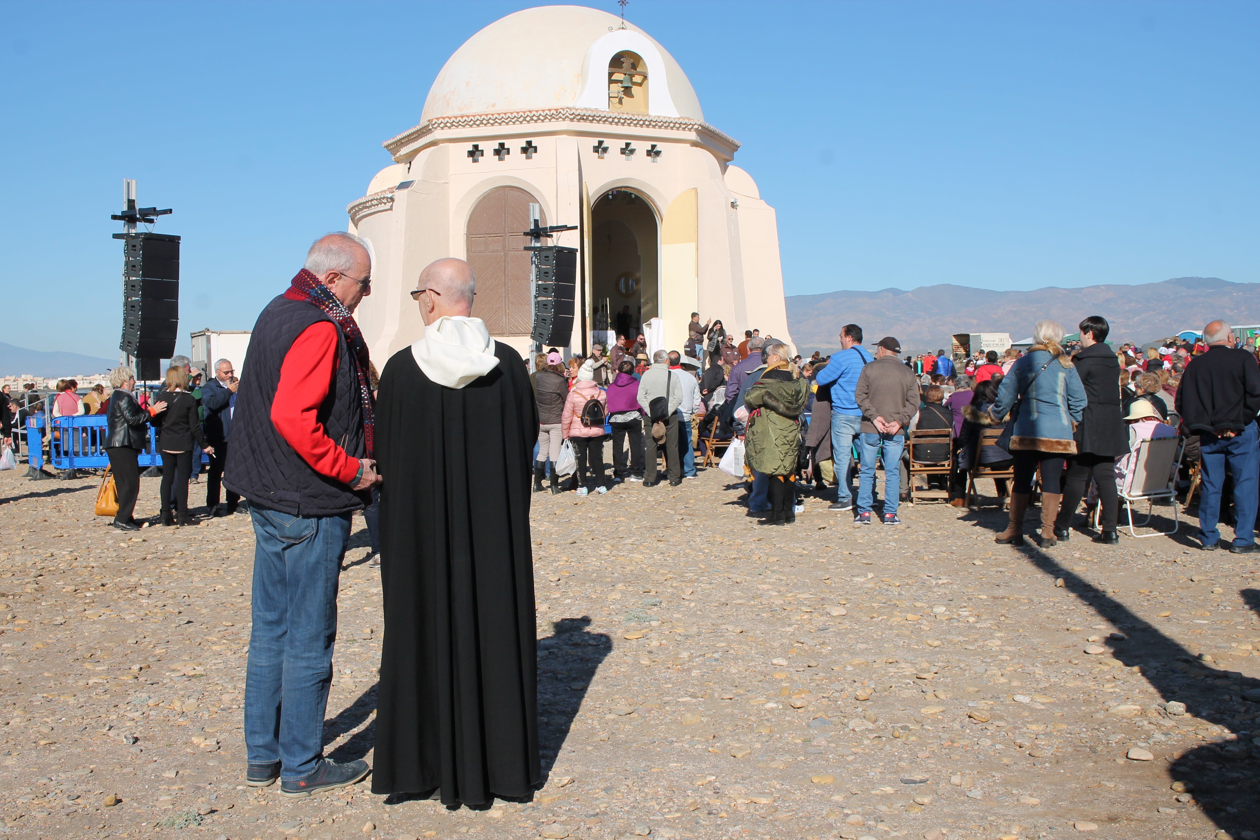 Miles de almerienses, un año más, y fieles a la tradición, acuden a disfrutar de una jornada de romería en honor de la patrona de la ciudad