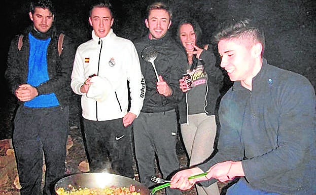 Removiendo las migas.