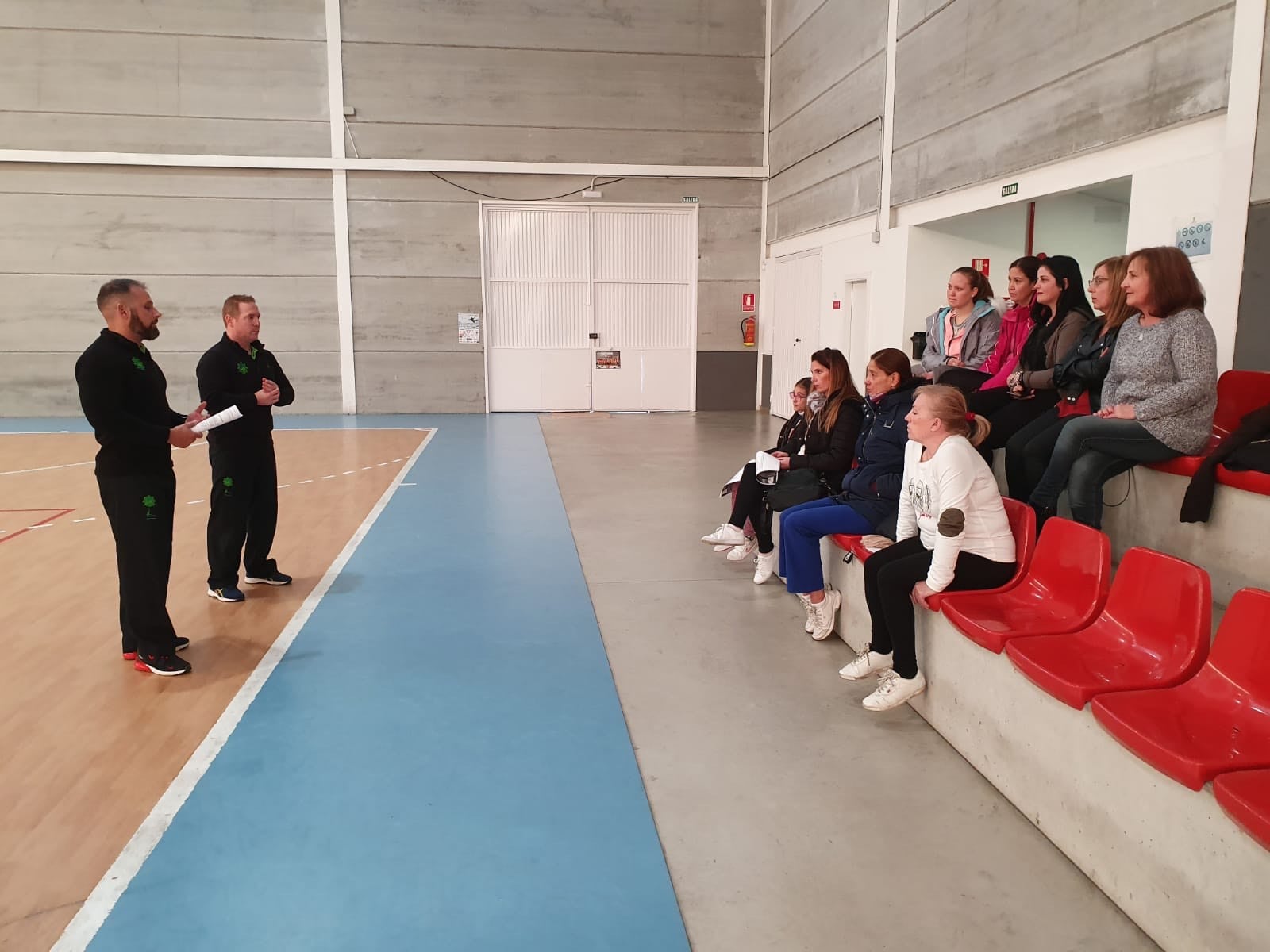 Las Concejalías de Igualdad y Deportes han puesto en marcha una actividad que ha supuesto un verdadero éxito: un Curso de Defensa Personal Femenina.