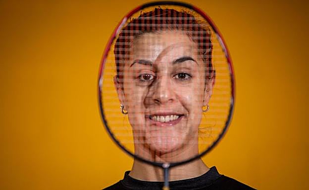 Carolina Marín, tras la raqueta. 