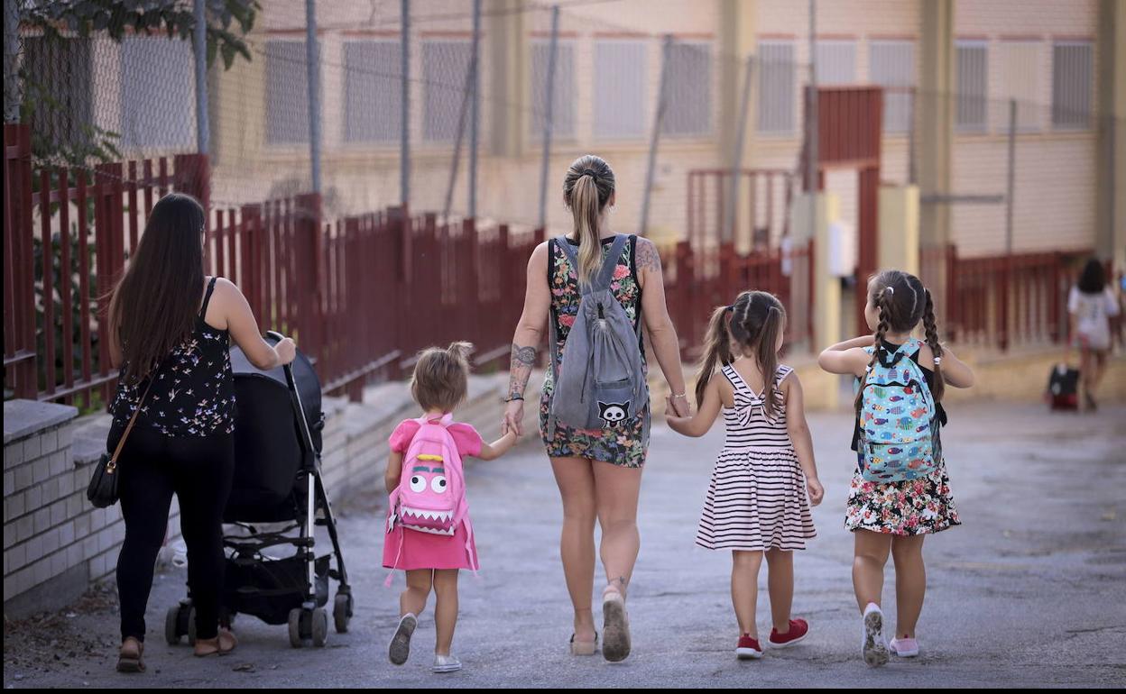 Granada | Educación congela los cambios en los colegios rurales hasta buscar una solución con la comunidad educativa