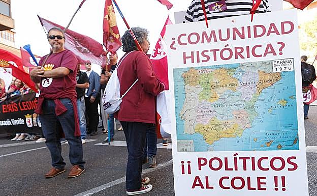 Una de las manifestaciones de la Plataforma por la Autonomía del País Leonés celebrada en Zamora.