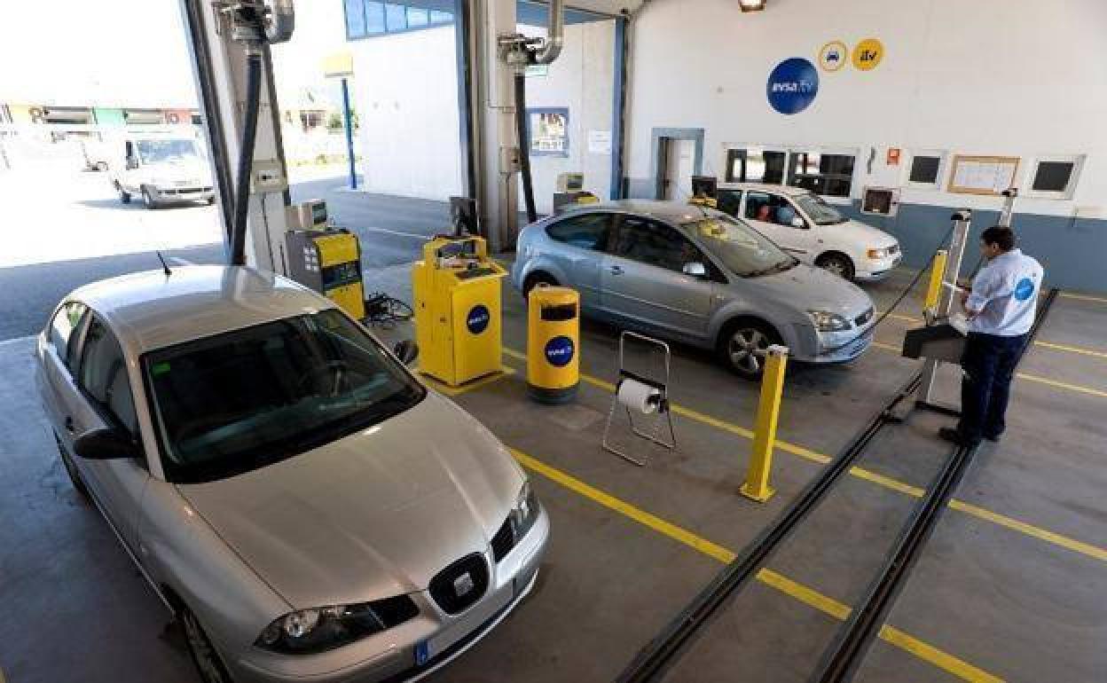 ITV: proponen prohibir la renovación del seguro de coche si no se ha pasado la inspección