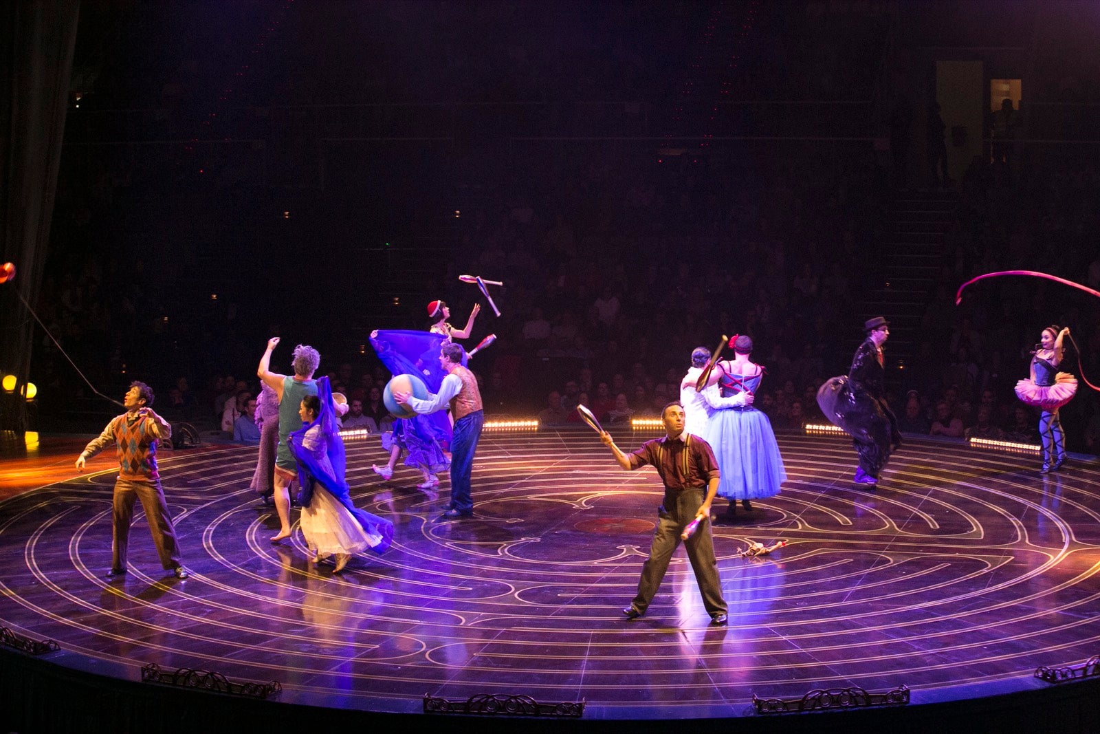 Extraordinaria acogida granadina a la compañía canadiense en su primera actuación en España