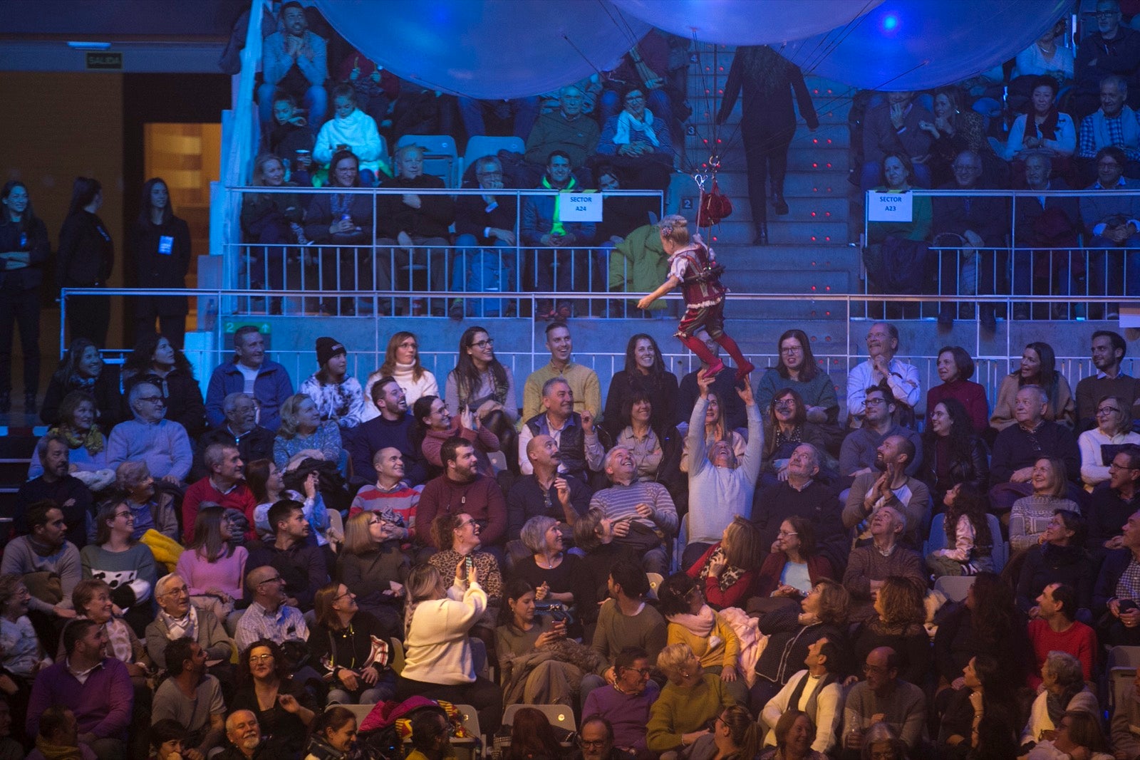 Extraordinaria acogida granadina a la compañía canadiense en su primera actuación en España