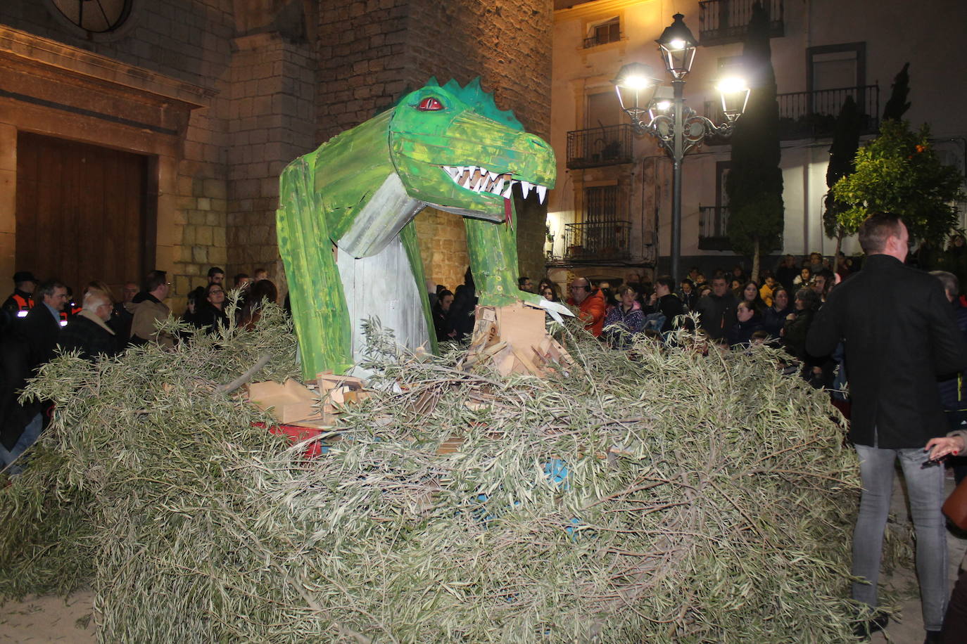 La noche del 16 de enero, la de San Antón, es siempre de tradición en Jaén, pero este año, lo ha sido un poco más, ya que hubo nueve lumbres, además de la oficial