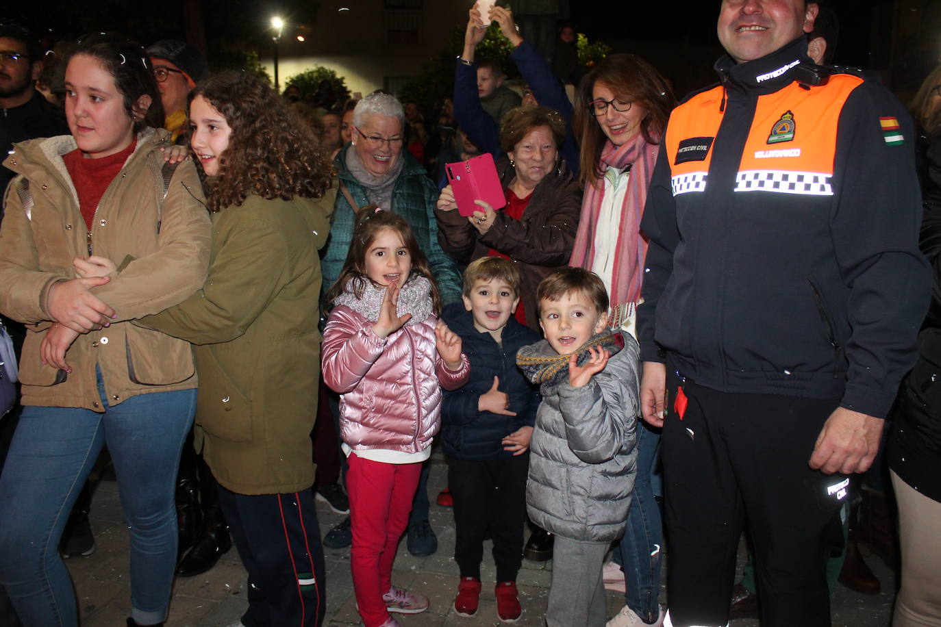 La noche del 16 de enero, la de San Antón, es siempre de tradición en Jaén, pero este año, lo ha sido un poco más, ya que hubo nueve lumbres, además de la oficial
