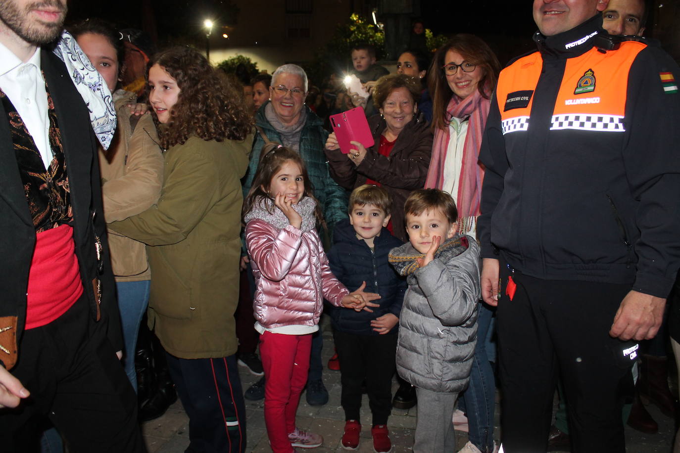 La noche del 16 de enero, la de San Antón, es siempre de tradición en Jaén, pero este año, lo ha sido un poco más, ya que hubo nueve lumbres, además de la oficial
