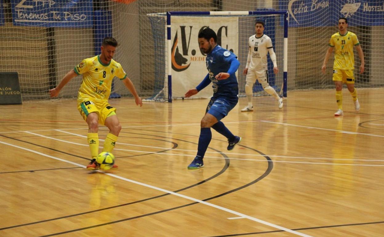 Jordi Campoy en uno de los lances del partido.