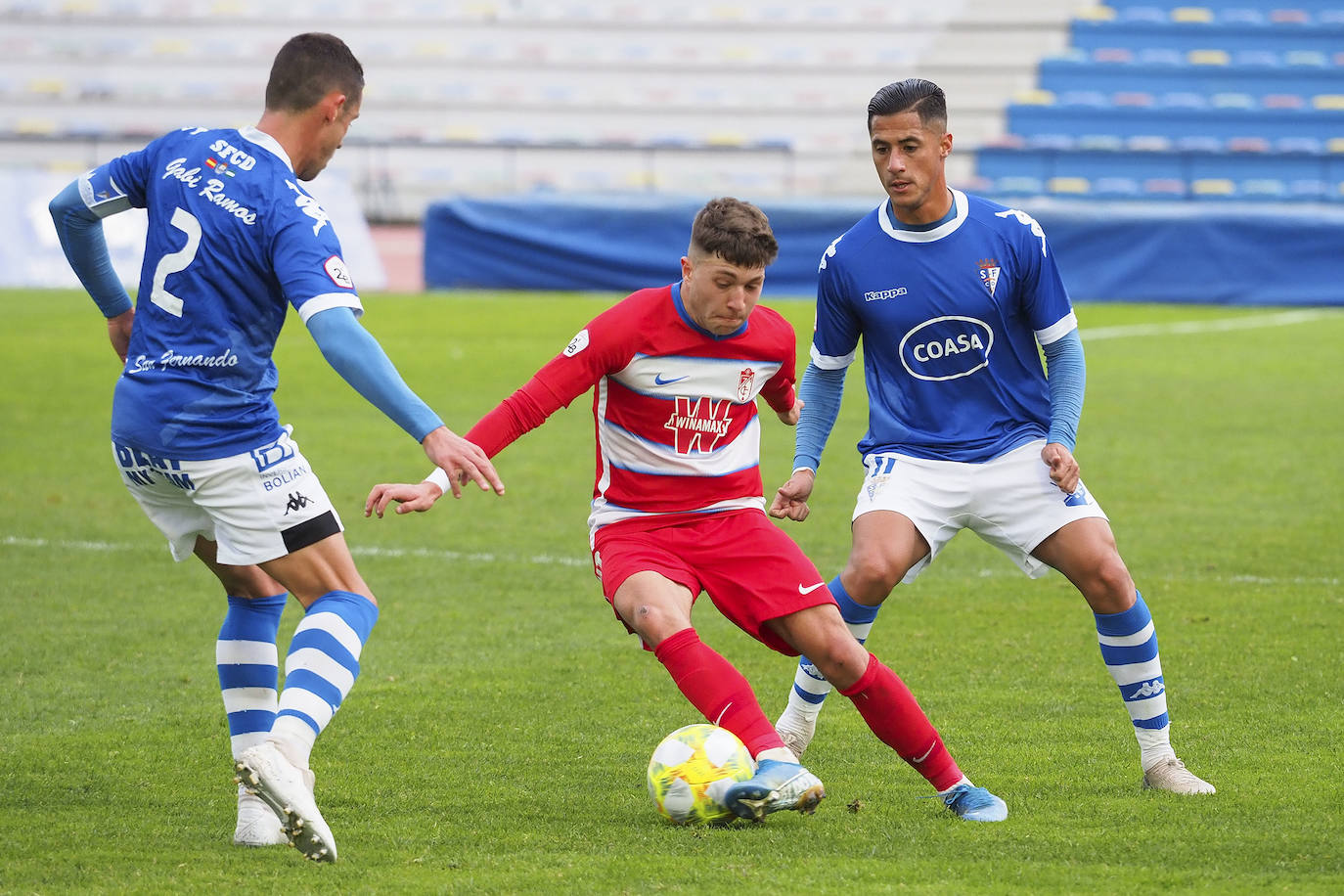 Victoria del filial rojiblanco en San Fernando en un partido reñido ante un equipo de la zona alta de la clasificación 