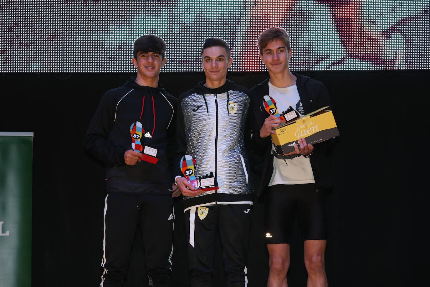 Gran ambiente en la carrera de San Antón de Jaén