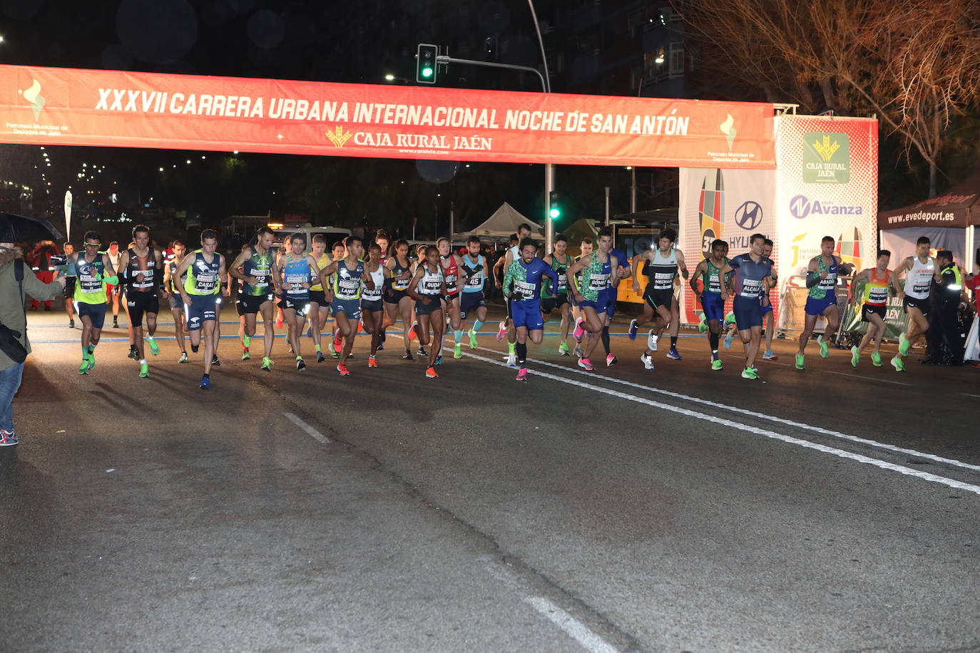 Gran ambiente en la carrera de San Antón de Jaén