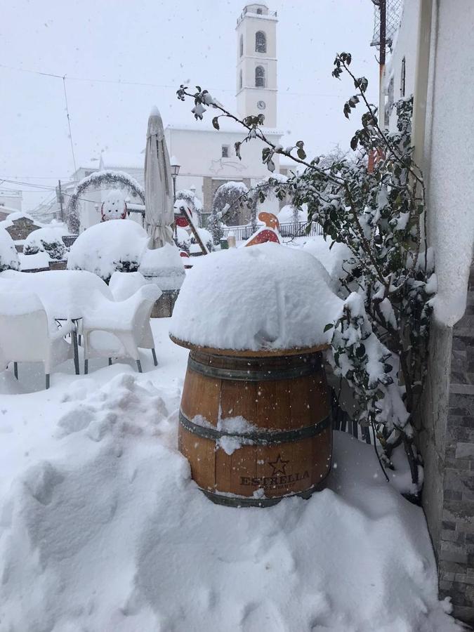 Almería se tiñe de blanco.