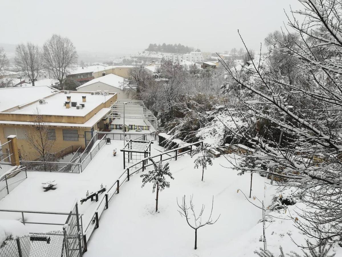 Almería se tiñe de blanco.