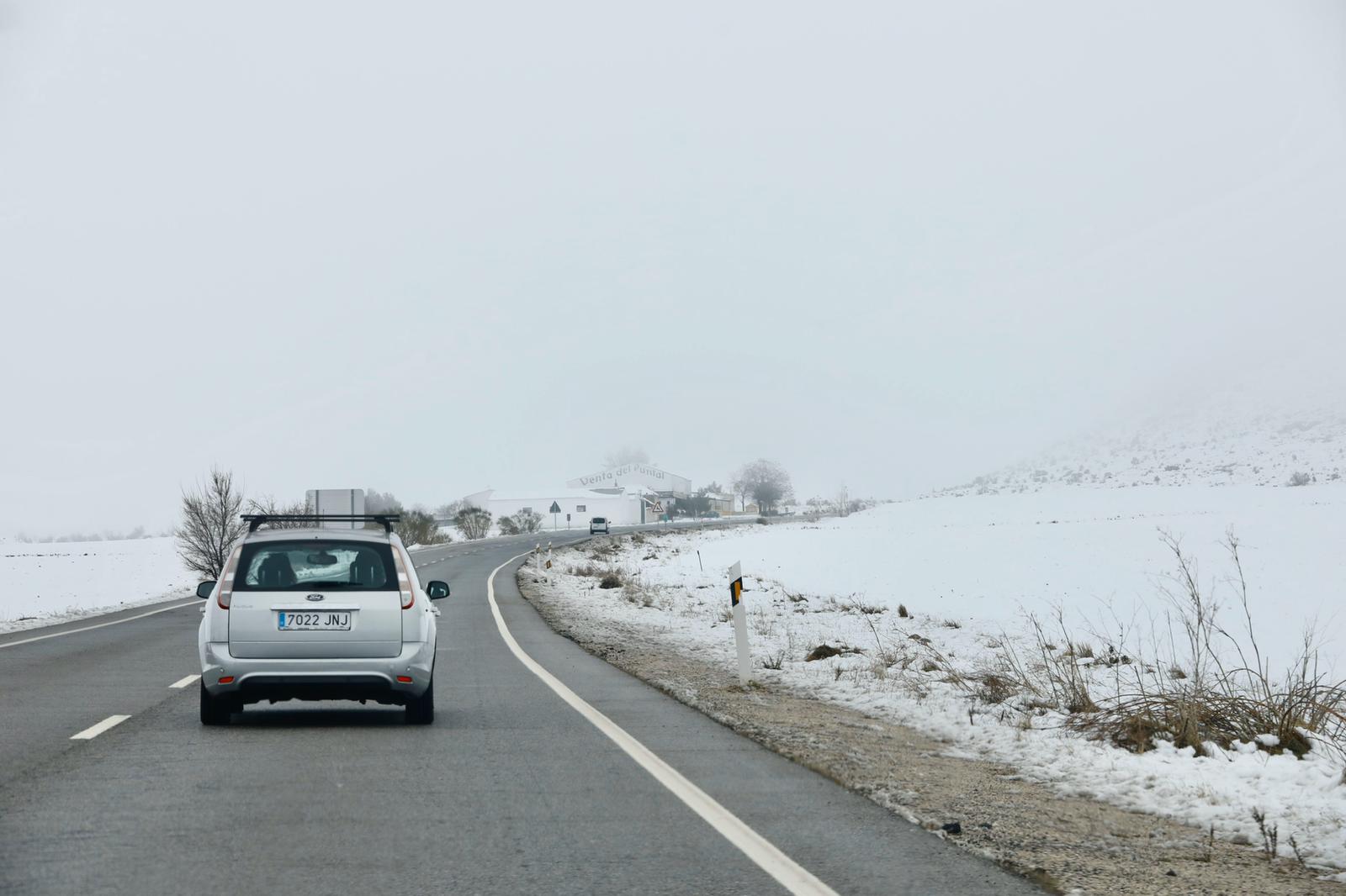 Fotos: El camino a Gor, repleto de nieve