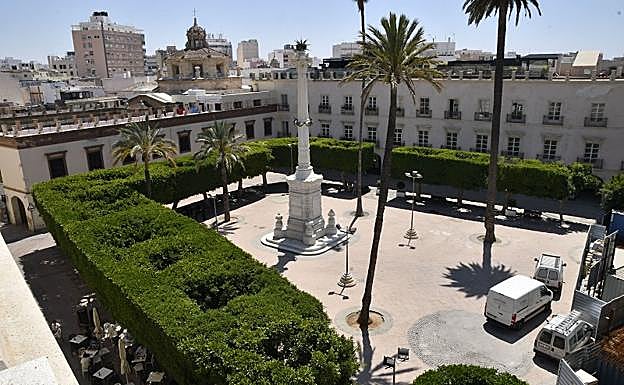 El presupuesto contempla una partida de un millón de euros para la remodelación de la plaza de la Constitución y su entorno.