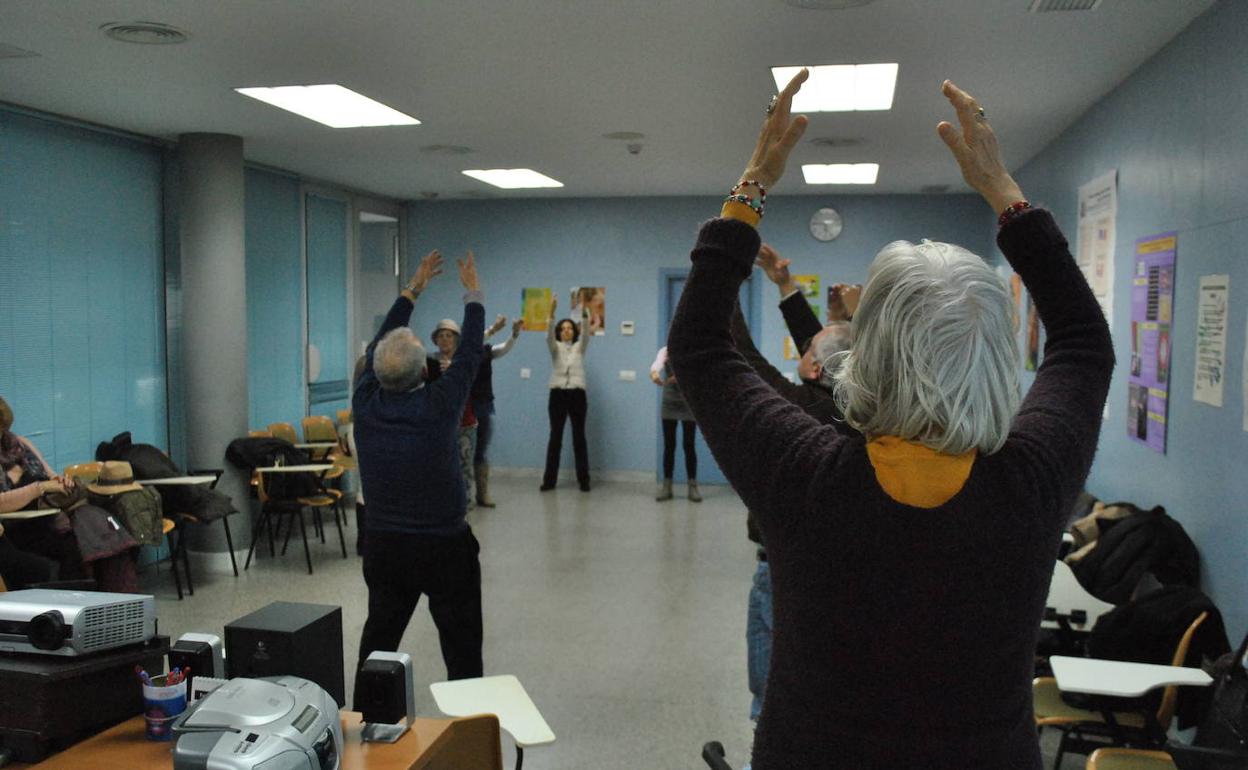 La UAL y el PMD desarrollan un proyecto deportivo para mujeres que han superado el cáncer