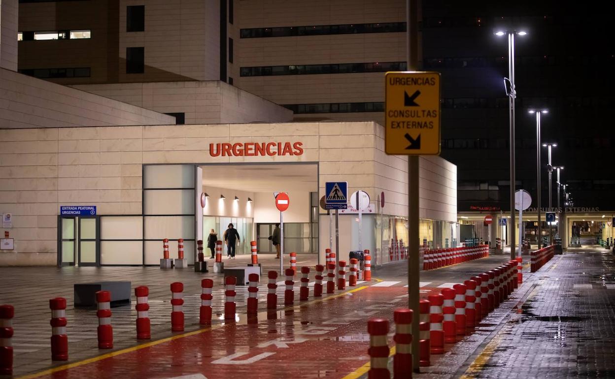 Entrada a urgencias del PTS.