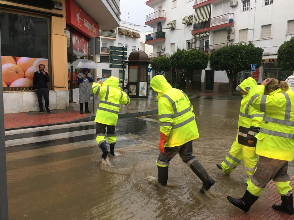 La lluvia inunda las calles de la localidad