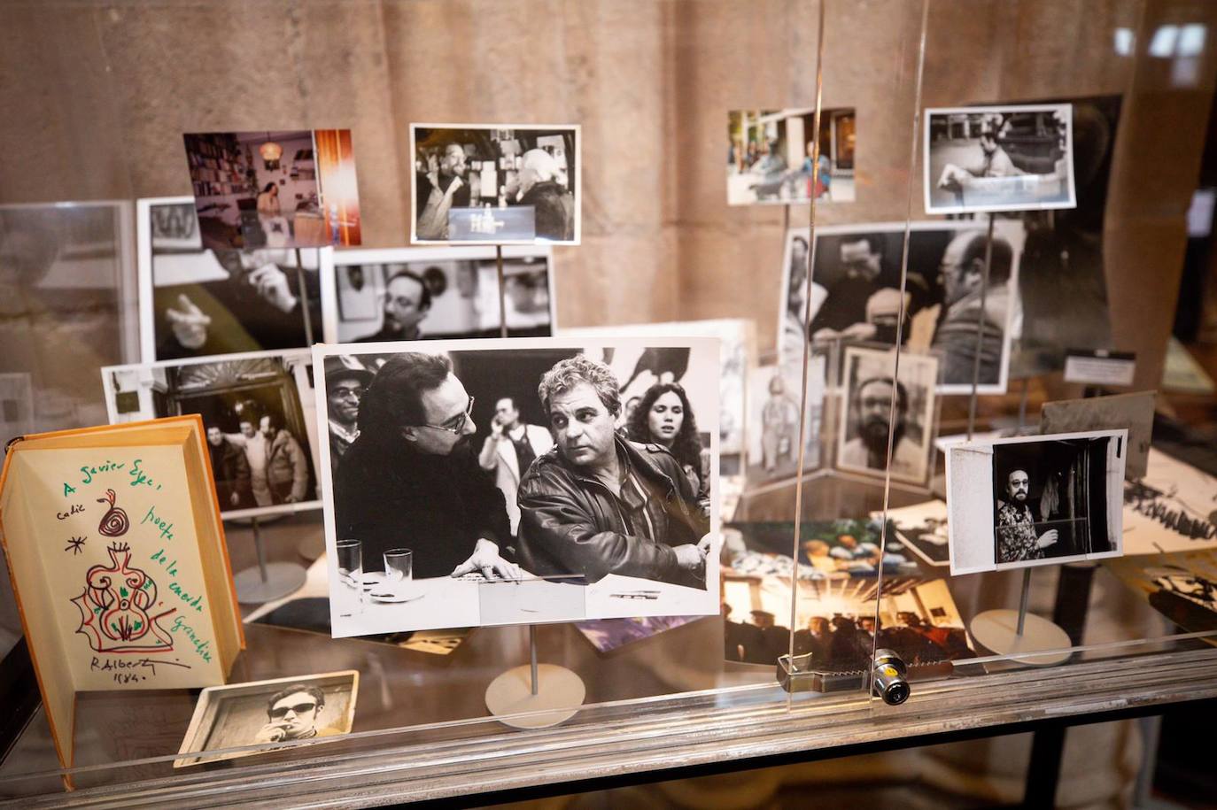 El Hospital Real acoge una exposición en torno a la obra de Francisco Javier Egea 