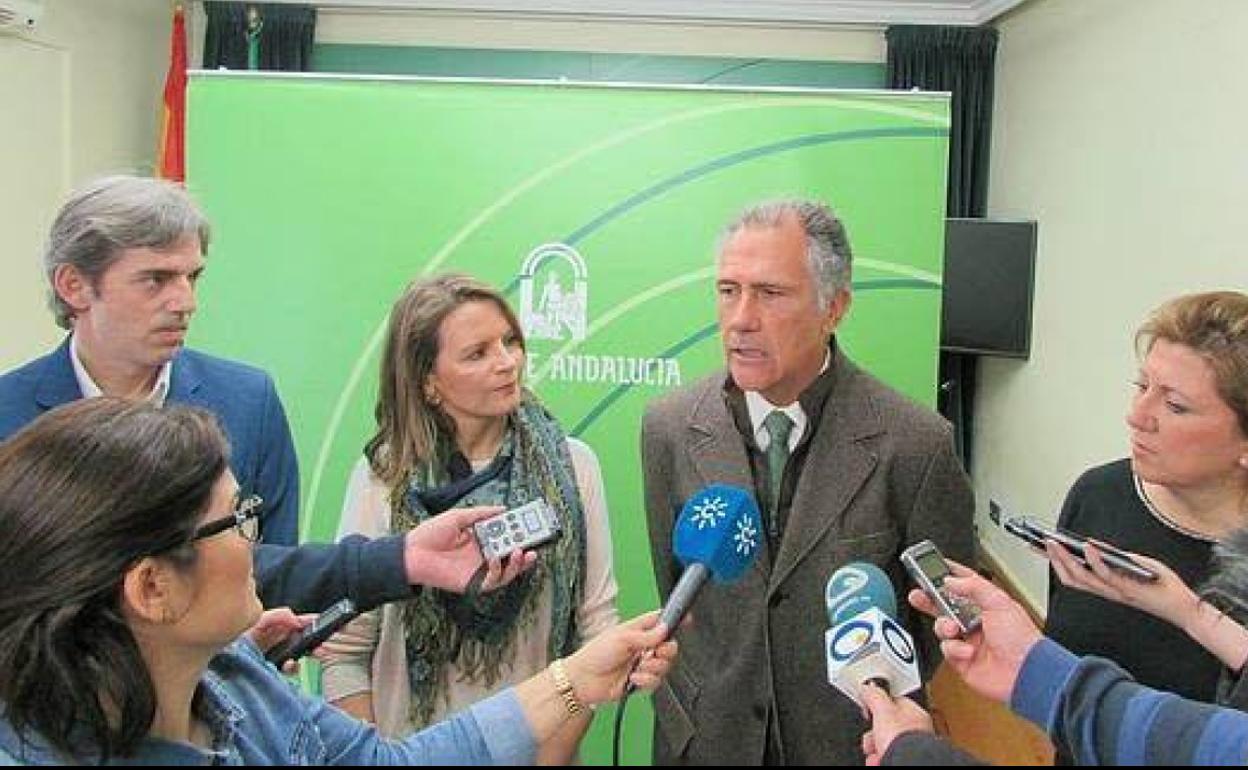 Andrés Rodríguez y Tomás Membrado juntos en una foto de archivo cuando presentaron la construcción de un campo de golf en la capital. 