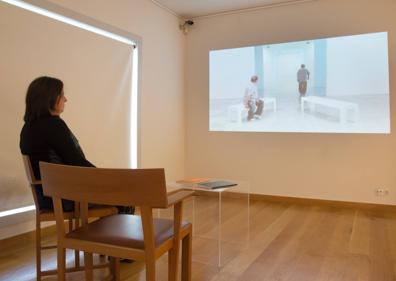 Imagen secundaria 1 - Arriba, San Pantaleón de Santiago Ydáñez. Abajo, video creación en la 'salita' de Gerardo Delgado y 'Subtítulo' de José Guerrero.