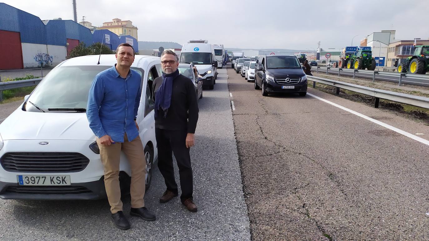 Miles de trabajadores del sector del olivar se han manifestado en toda la provincia de Jaén