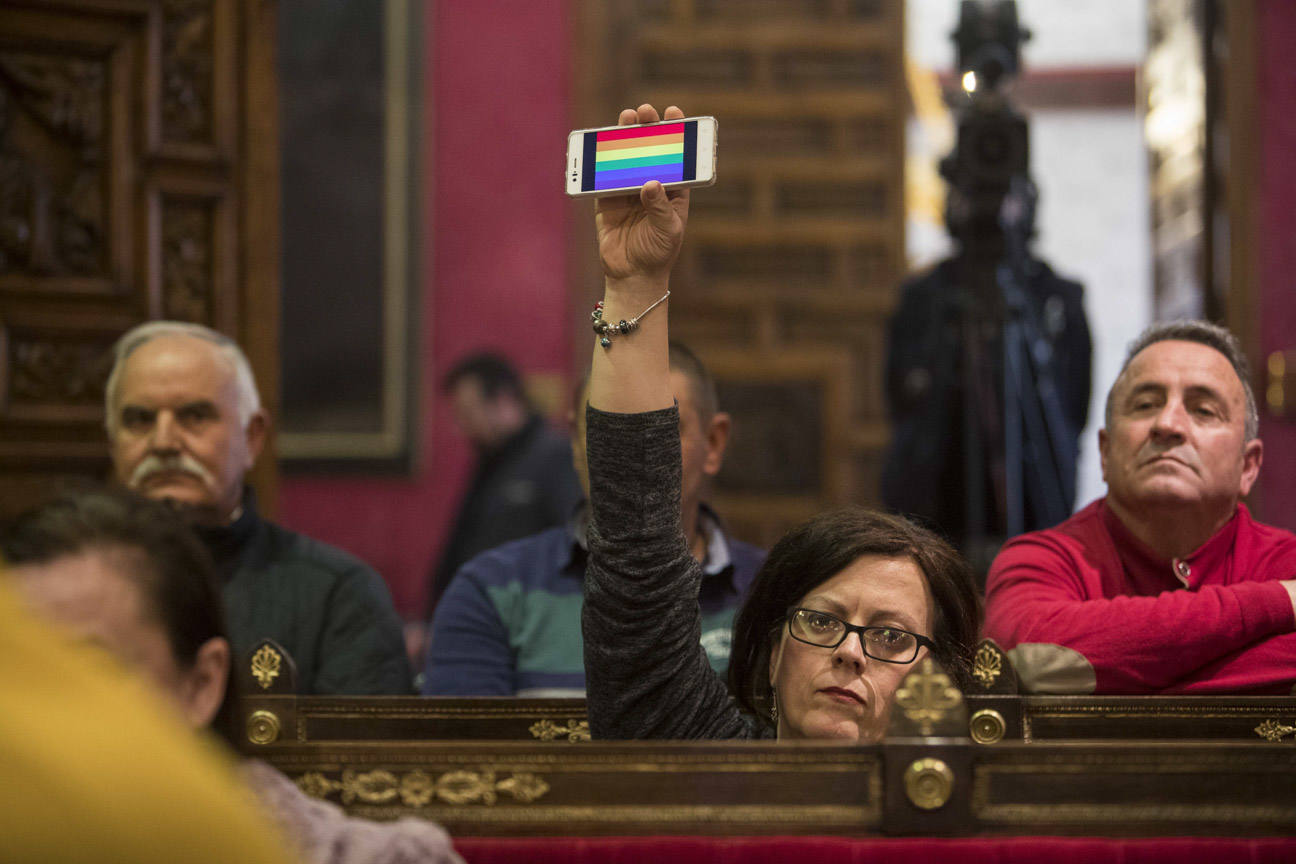 El mandatario popular ha anunciado su salida de la dirección del partido a nivel provincial en el pleno ordinario del Ayuntamiento de Granada 