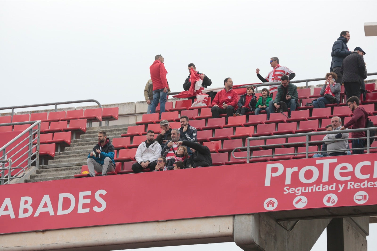 ¿Has estado en el choque de este mediodía en el campo del Zaidín? Aquí te puedes buscar