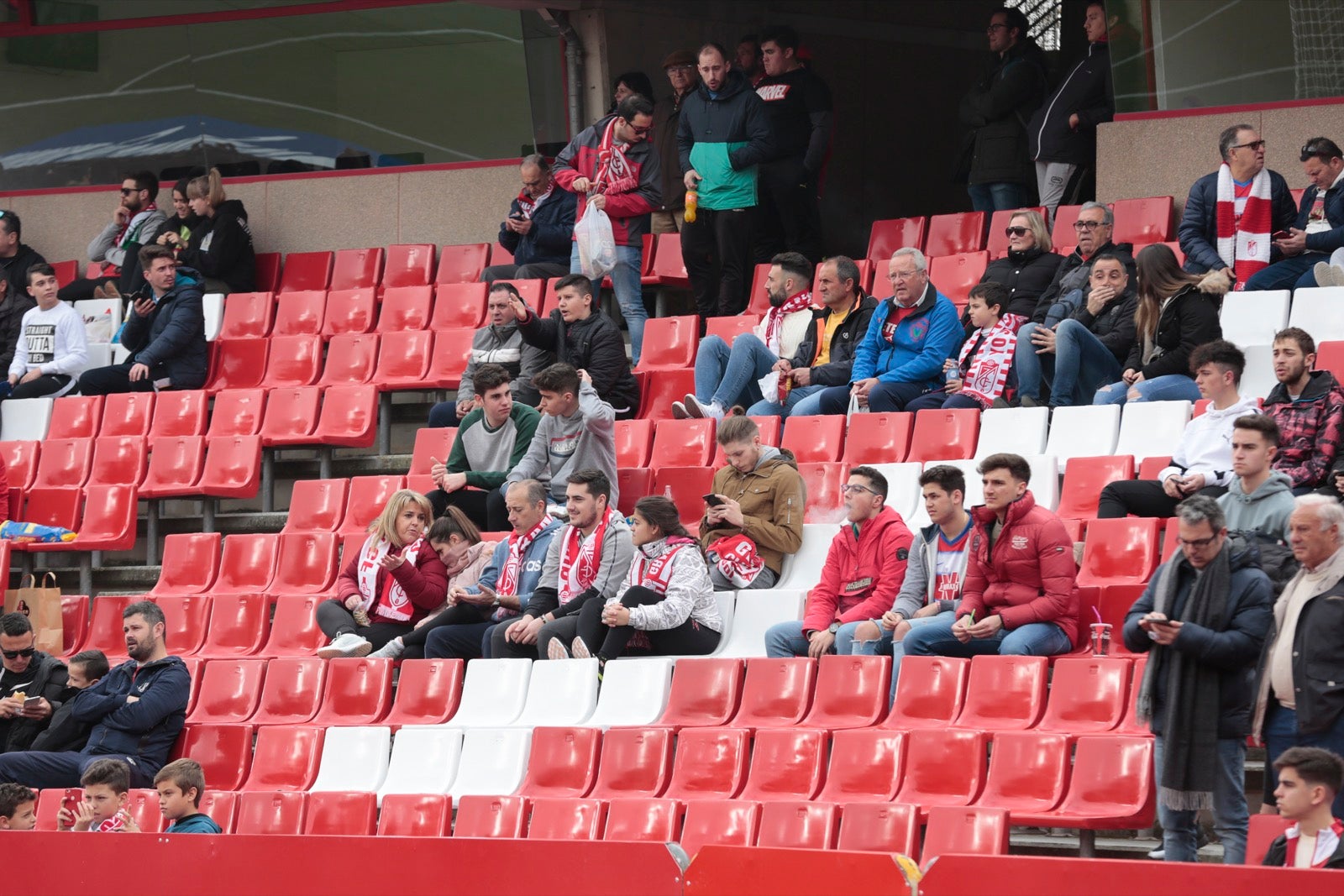 ¿Has estado en el choque de este mediodía en el campo del Zaidín? Aquí te puedes buscar