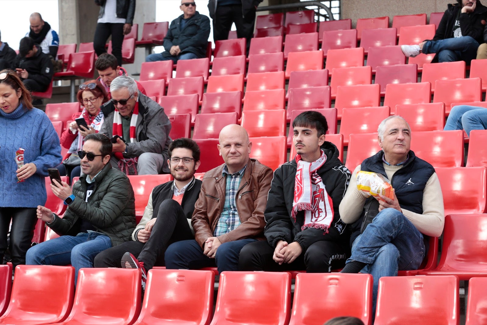 ¿Has estado en el choque de este mediodía en el campo del Zaidín? Aquí te puedes buscar