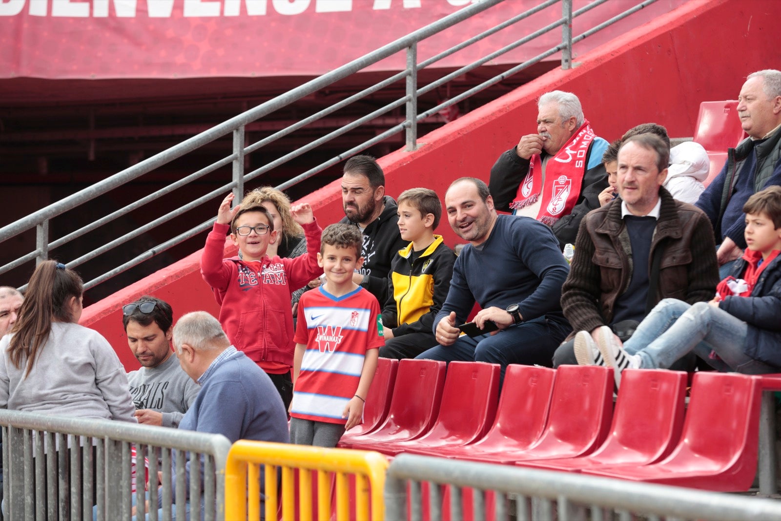 ¿Has estado en el choque de este mediodía en el campo del Zaidín? Aquí te puedes buscar