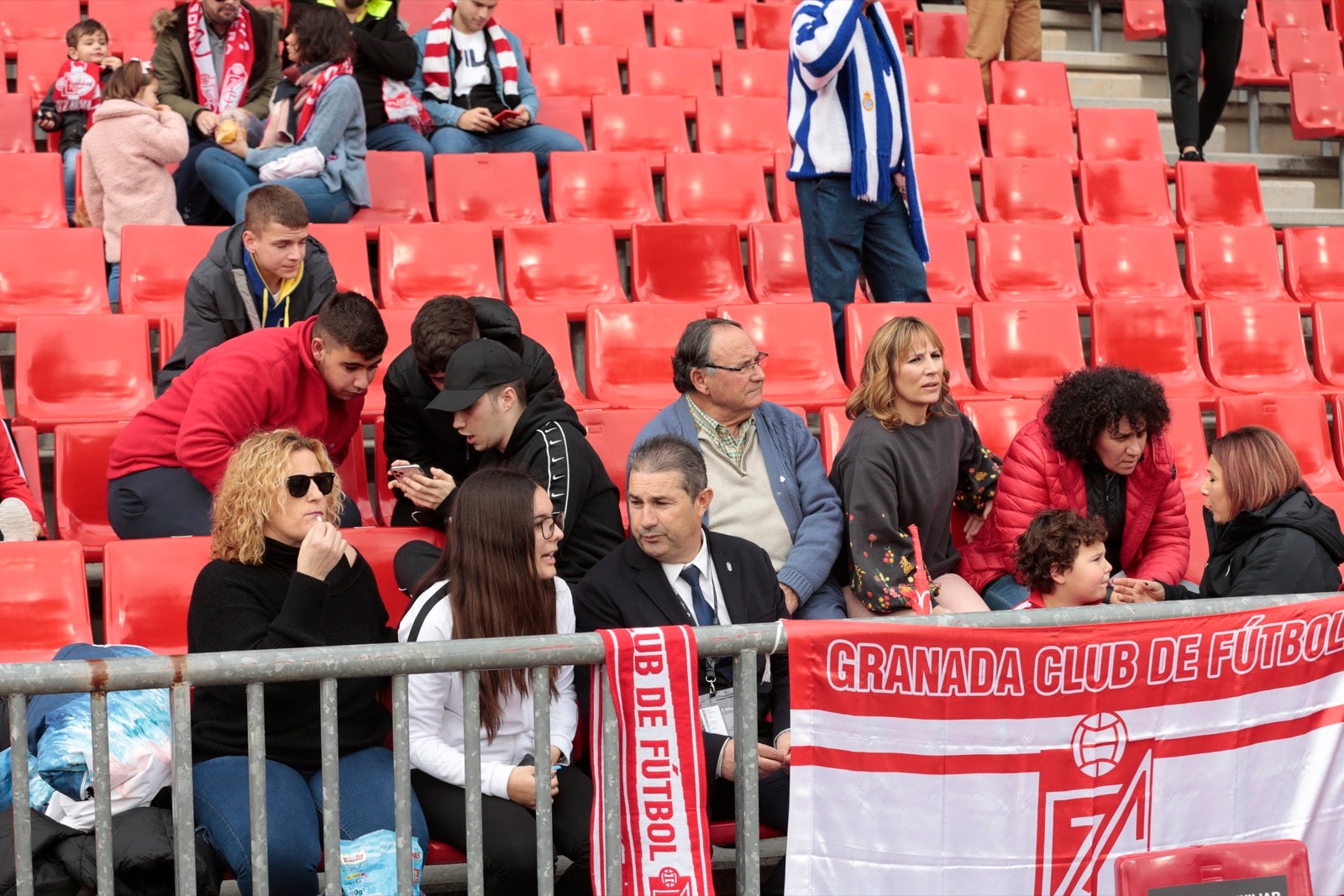 ¿Has estado en el choque de este mediodía en el campo del Zaidín? Aquí te puedes buscar