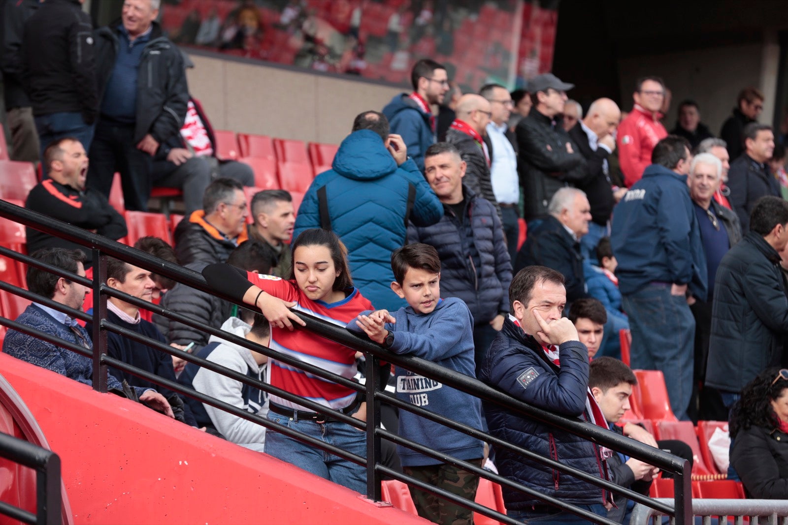 ¿Has estado en el choque de este mediodía en el campo del Zaidín? Aquí te puedes buscar
