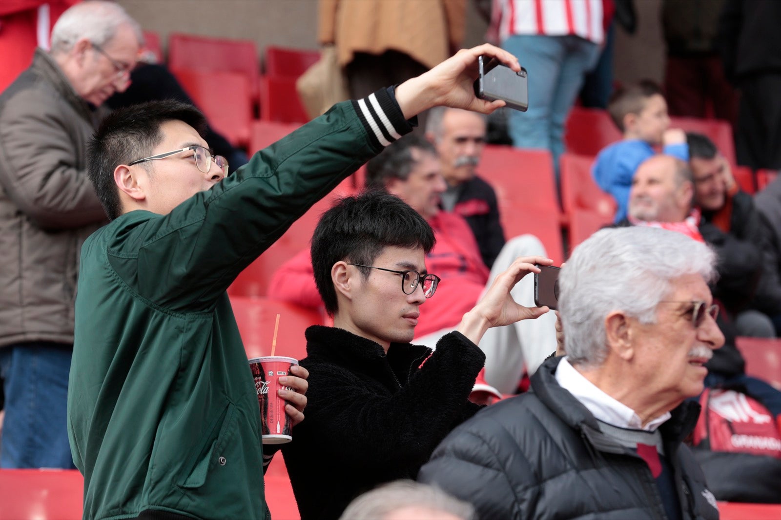 ¿Has estado en el choque de este mediodía en el campo del Zaidín? Aquí te puedes buscar