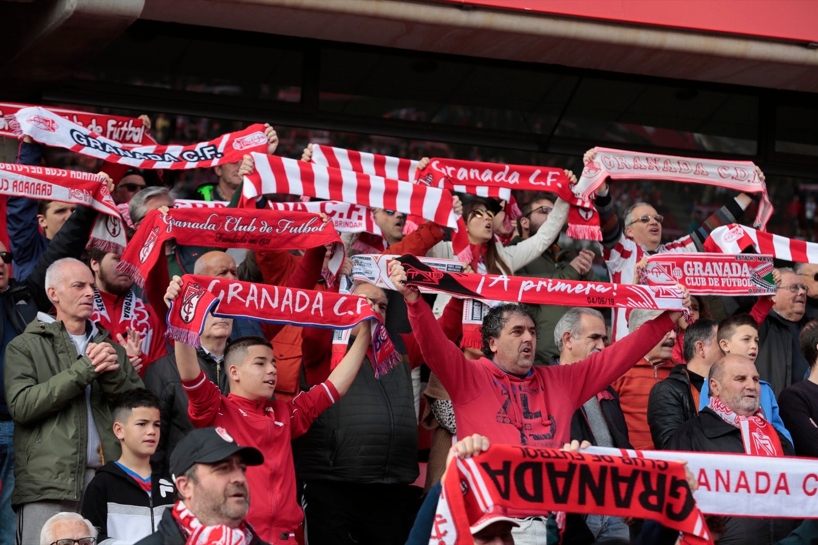 ¿Has estado en el choque de este mediodía en el campo del Zaidín? Aquí te puedes buscar
