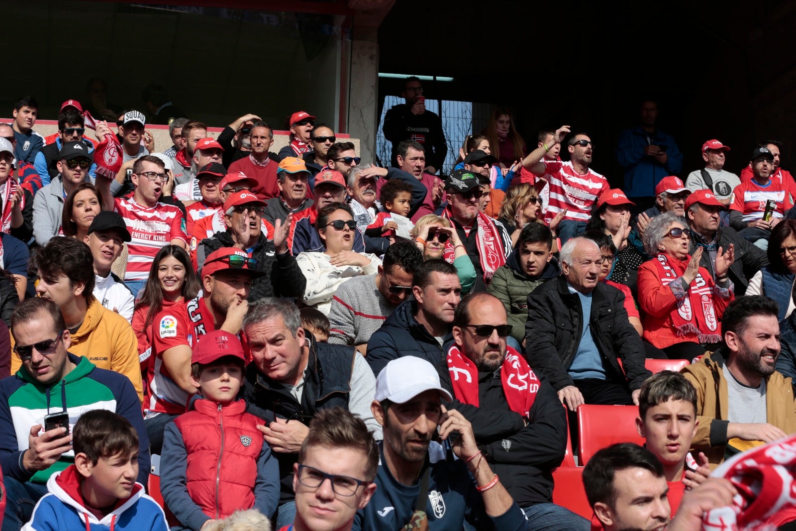 ¿Has estado en el choque de este mediodía en el campo del Zaidín? Aquí te puedes buscar