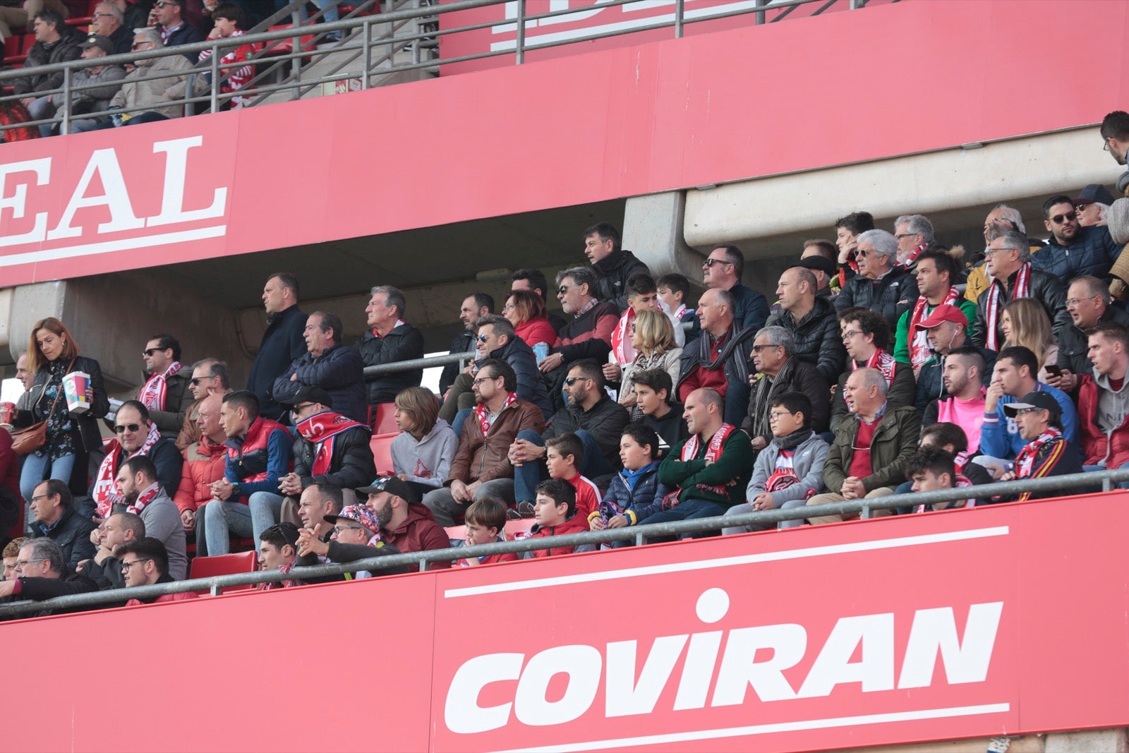 ¿Has estado en el choque de este mediodía en el campo del Zaidín? Aquí te puedes buscar