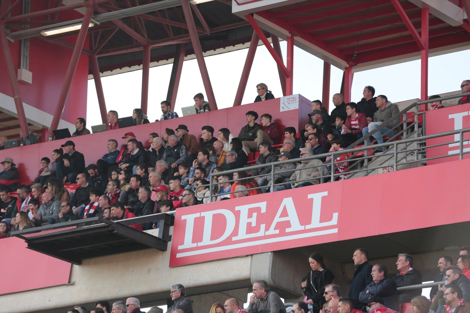 ¿Has estado en el choque de este mediodía en el campo del Zaidín? Aquí te puedes buscar