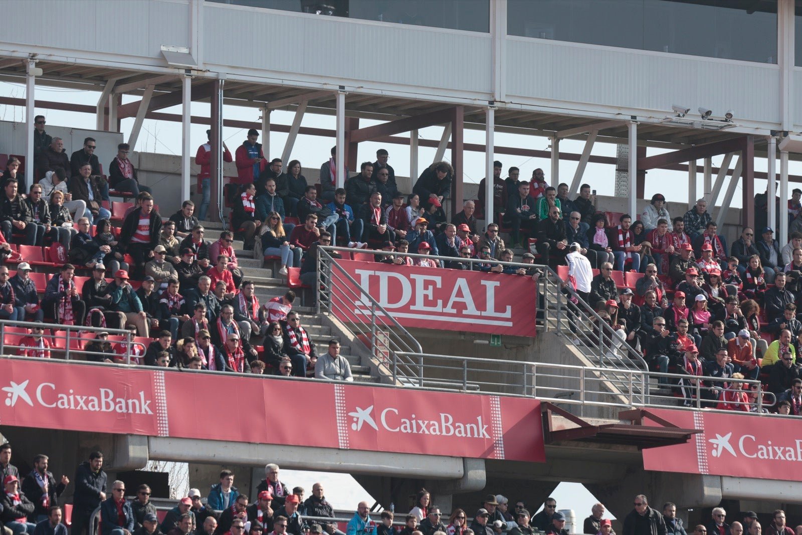 ¿Has estado en el choque de este mediodía en el campo del Zaidín? Aquí te puedes buscar