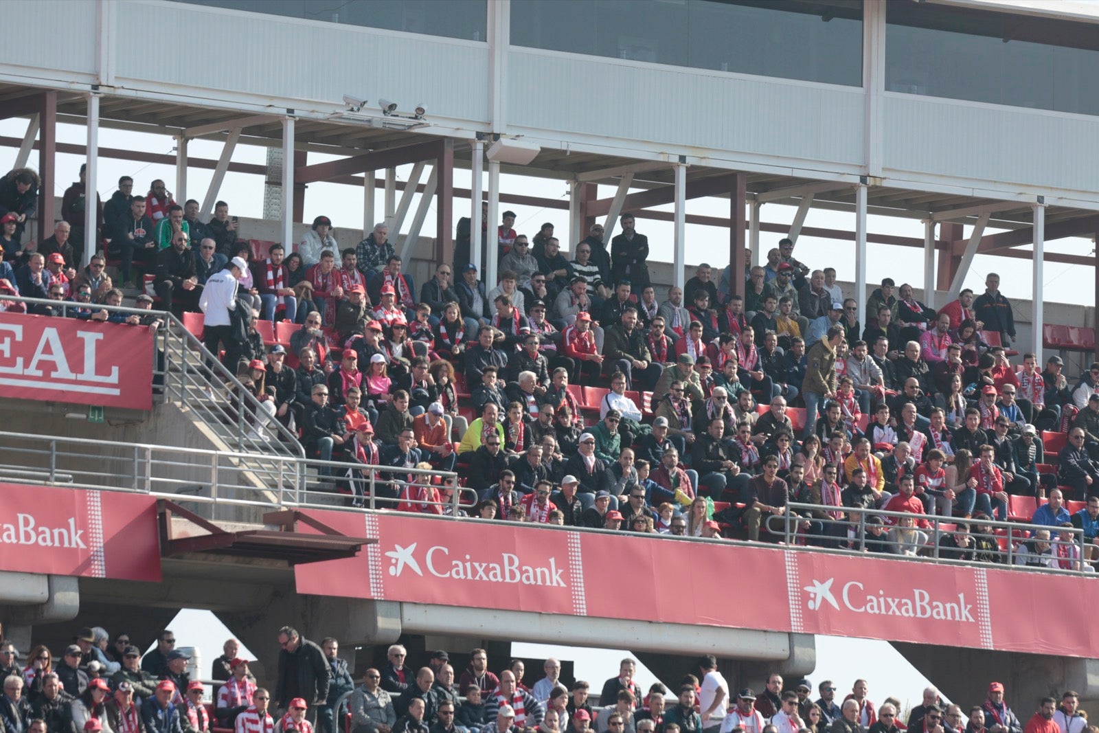 ¿Has estado en el choque de este mediodía en el campo del Zaidín? Aquí te puedes buscar
