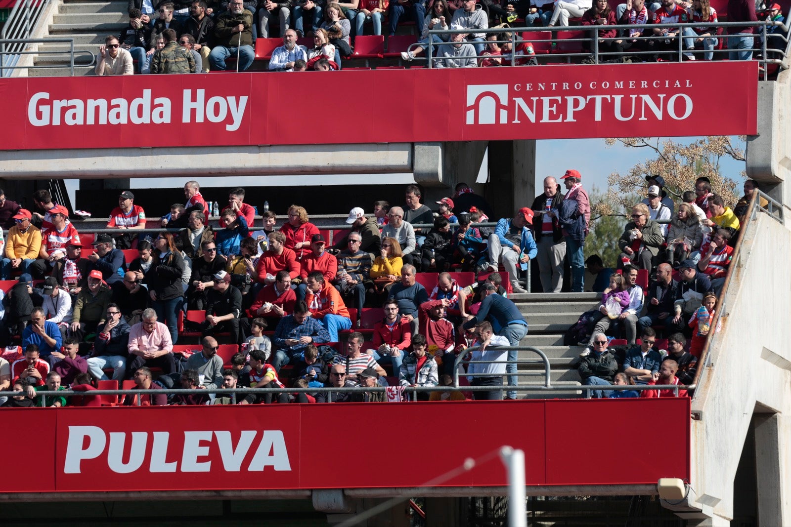 ¿Has estado en el choque de este mediodía en el campo del Zaidín? Aquí te puedes buscar