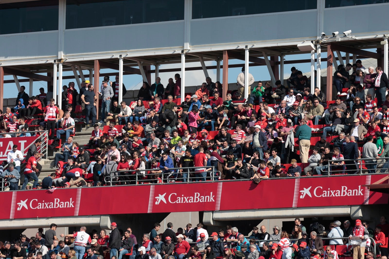 ¿Has estado en el choque de este mediodía en el campo del Zaidín? Aquí te puedes buscar