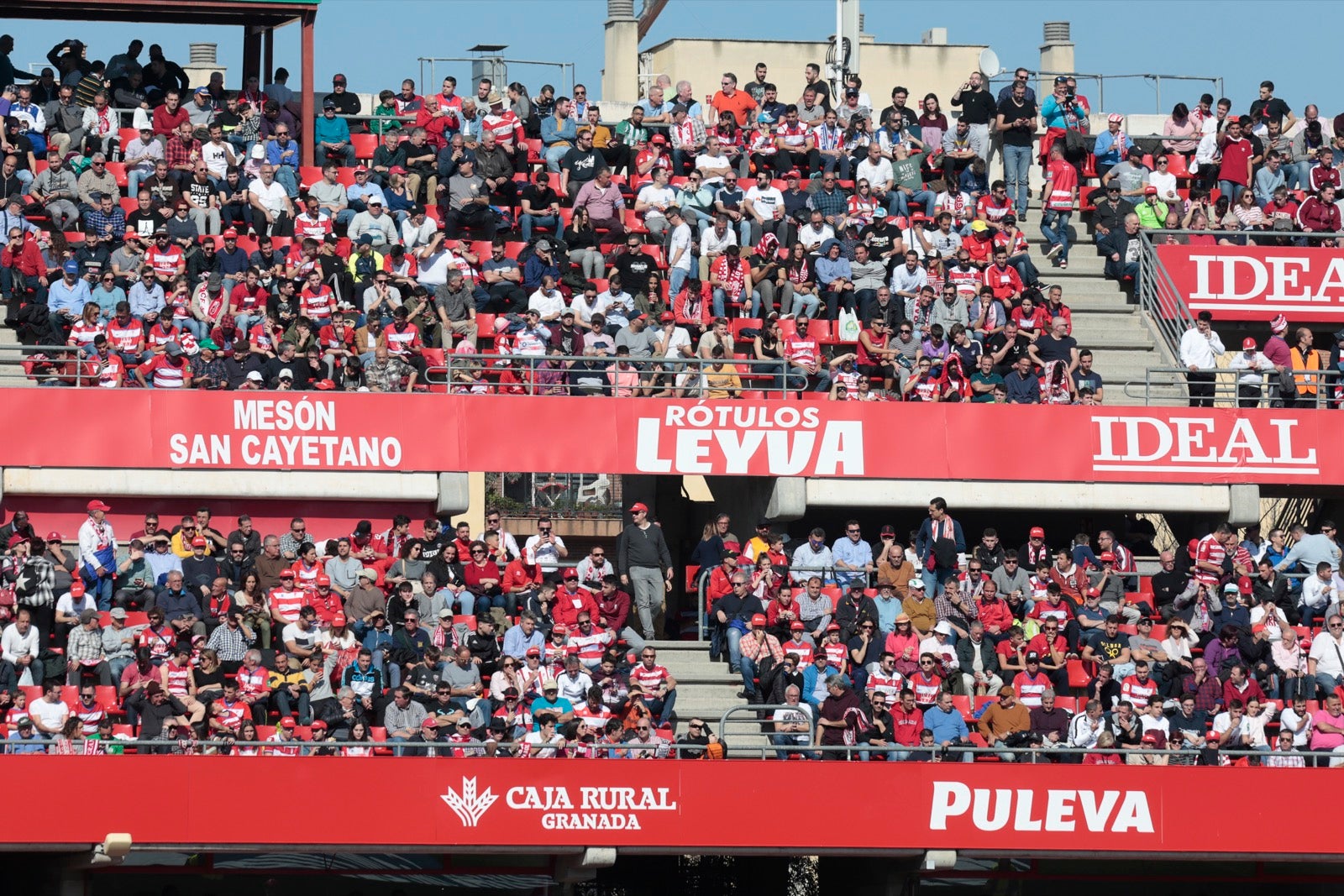 ¿Has estado en el choque de este mediodía en el campo del Zaidín? Aquí te puedes buscar