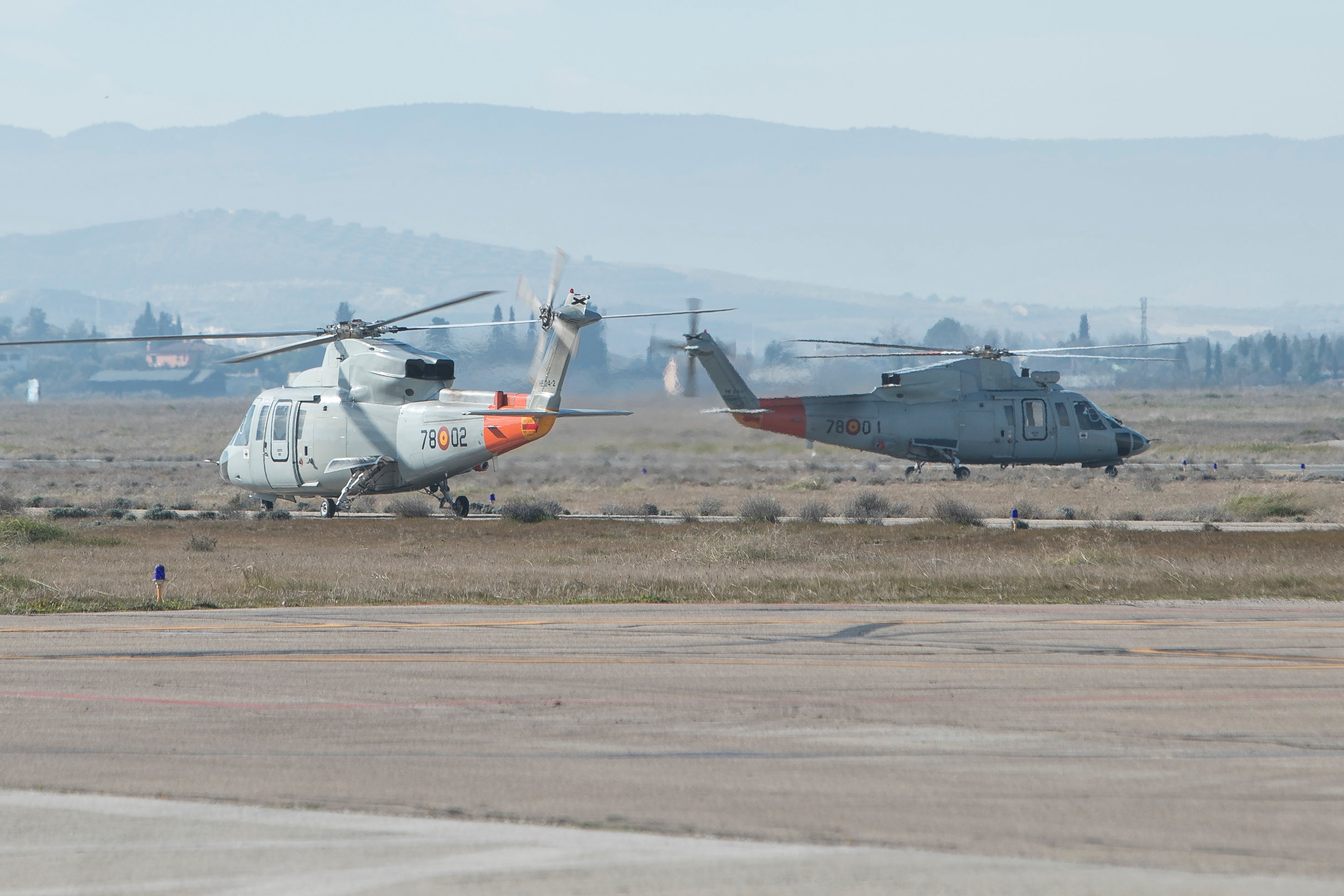 Es crucial volar continuamente para estar preparados ante cualquier contingencia. Dentro, el piloto comprueba que todo los parámetros se cumplan a rajatabla