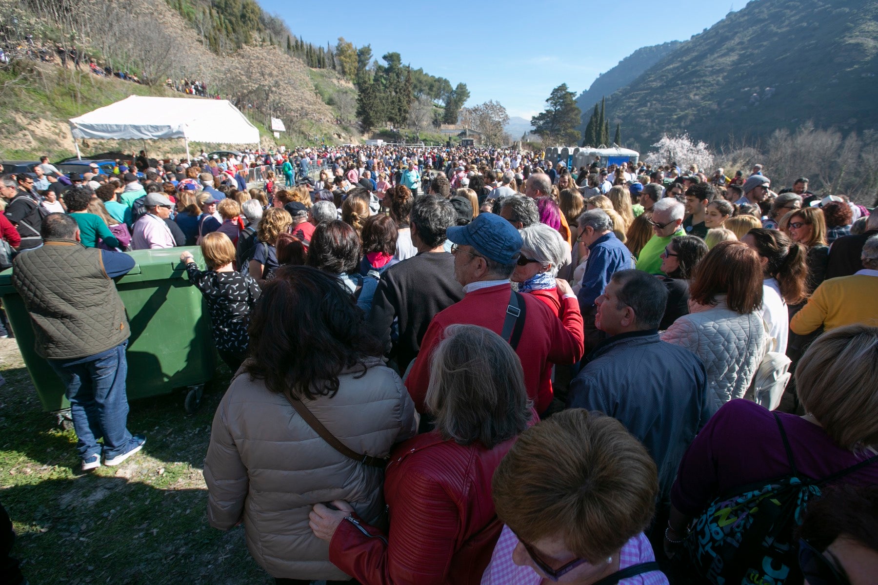 La ciudad festeja a su patrón entre salaíllas, habas y buen tiempo