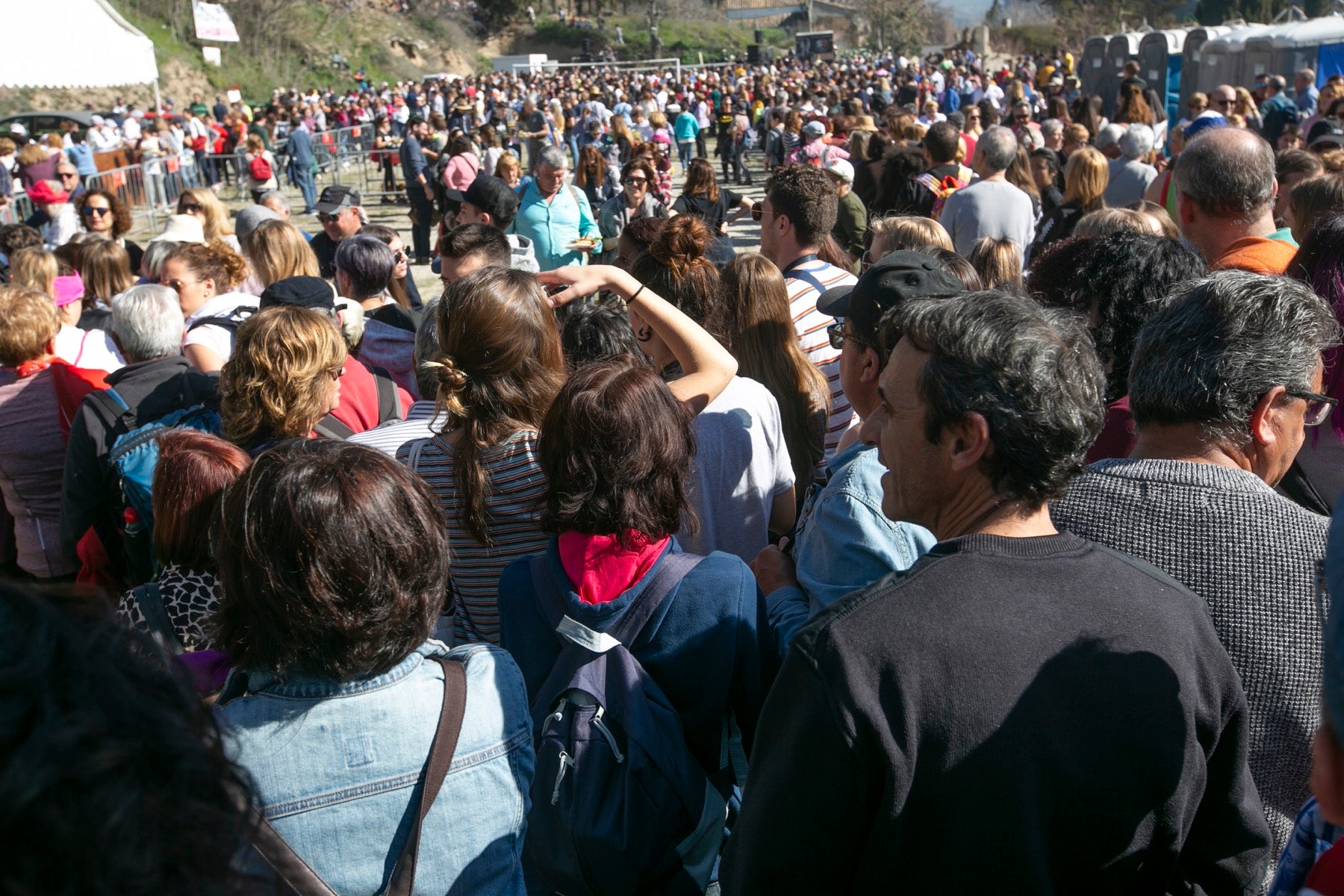 La ciudad festeja a su patrón entre salaíllas, habas y buen tiempo