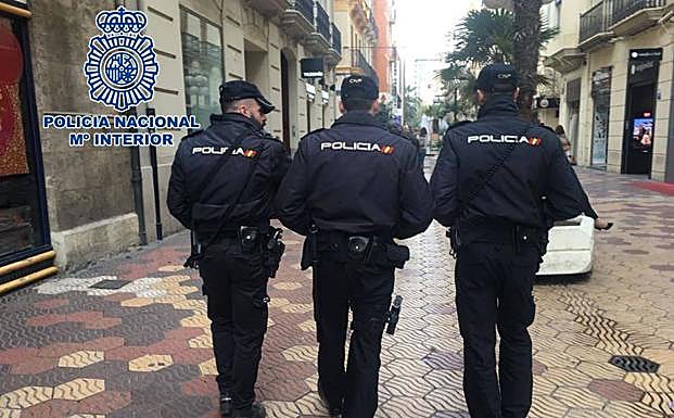 Detienen 'in fraganti' al ladrón de los siete robos con fuerza en bares del centro de Granada