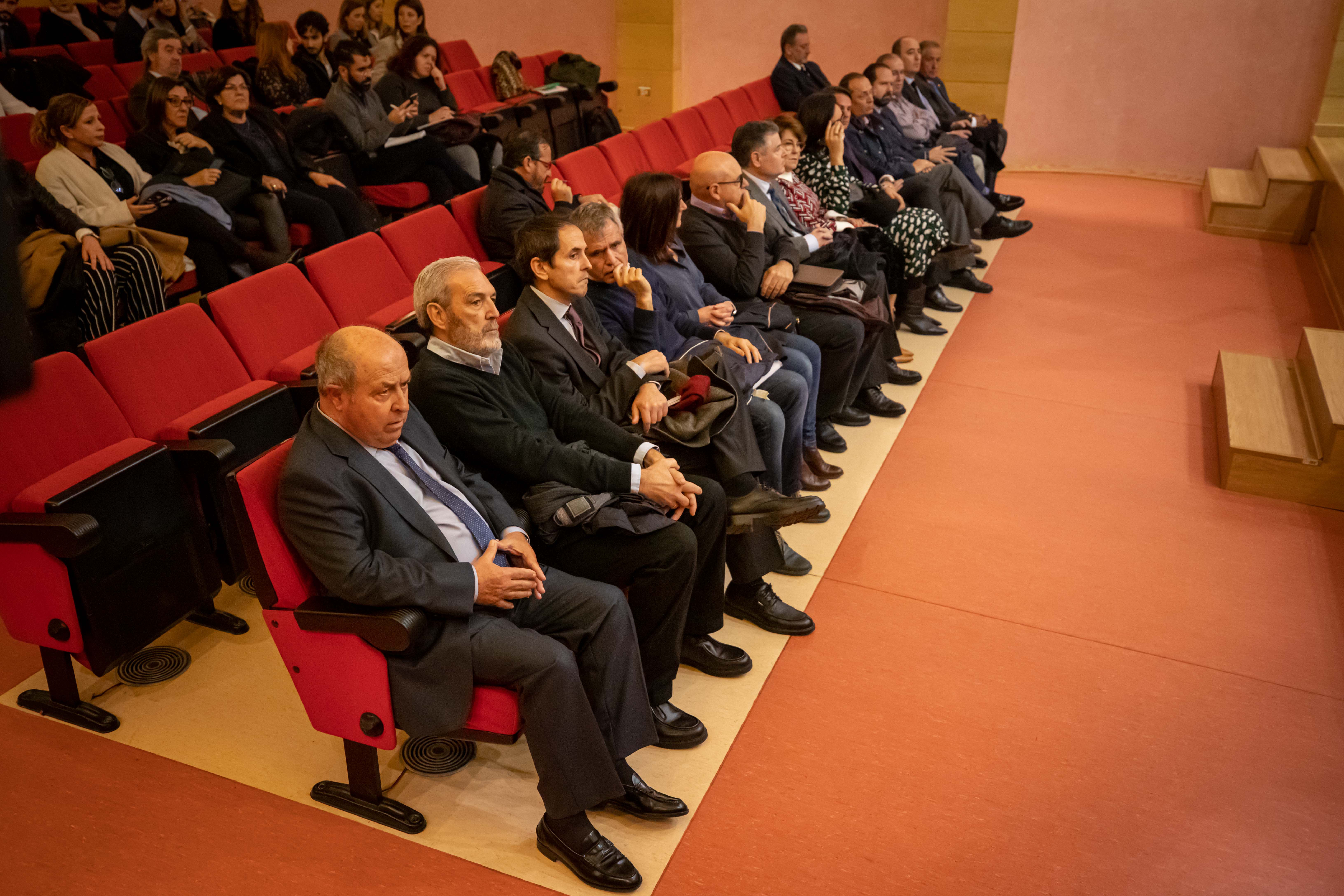 José Torres Hurtado, junto a varios de los concejales de su etapa en el gobierno municipal, a su llegada a La Caleta