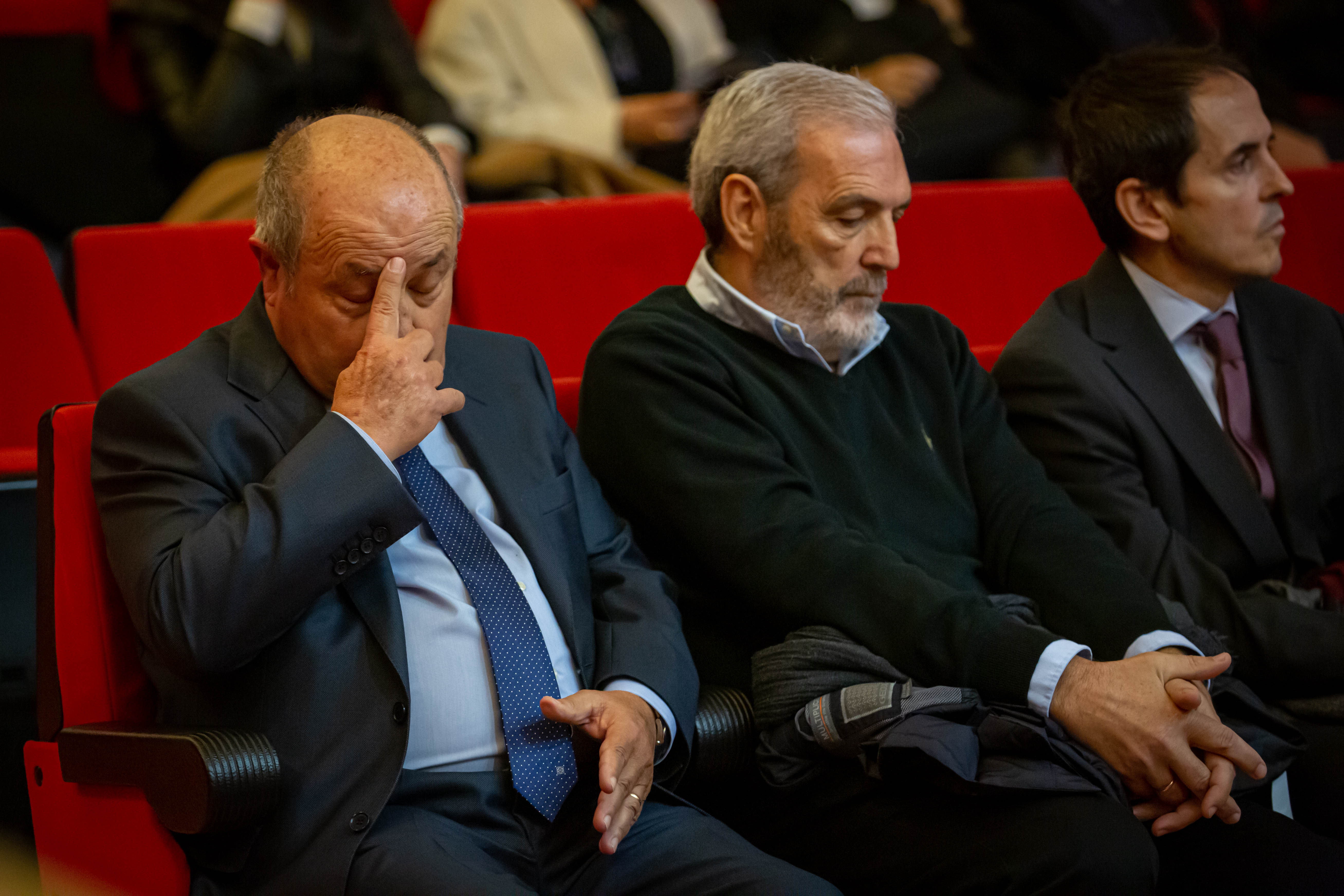 José Torres Hurtado, junto a varios de los concejales de su etapa en el gobierno municipal, a su llegada a La Caleta